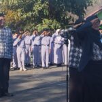 Sri Suharti, S.Pd bertindak sebagai Pembina Upacara dalam Upacara Hardiknas 2025