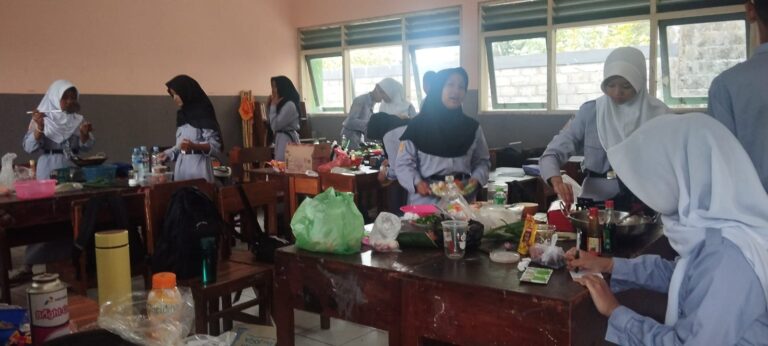 Siswa Kelas 7 Unjuk Gigi, Sajikan Cita Rasa Nusantara dalam Pembelajaran Berbasis Proyek (PBP)