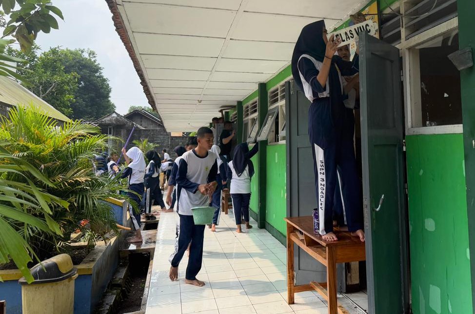 Wujudkan Sekolah Hijau, SMP Negeri 3 Ngaglik Gelar Aksi ASRI Serentak