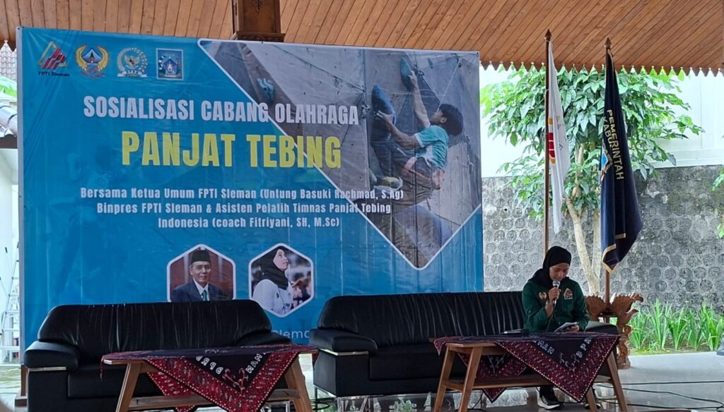 Guru SMP Negeri 3 Ngaglik Ikuti Sosialisasi Panjat Tebing Bersama FPTI Sleman