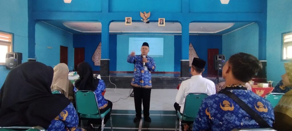 Pererat Kebersamaan, Keluarga Besar SMPN 3 Ngaglik Gelar Silaturahmi dan Motivasi Strategi Menuju Sekolah Maju
