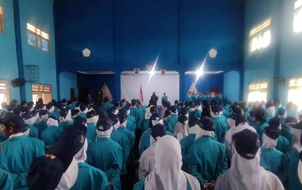 Semarak Sumpah Pemuda 2026, SMP Negeri 3 Ngaglik Gelar Apel Bendera di Aula